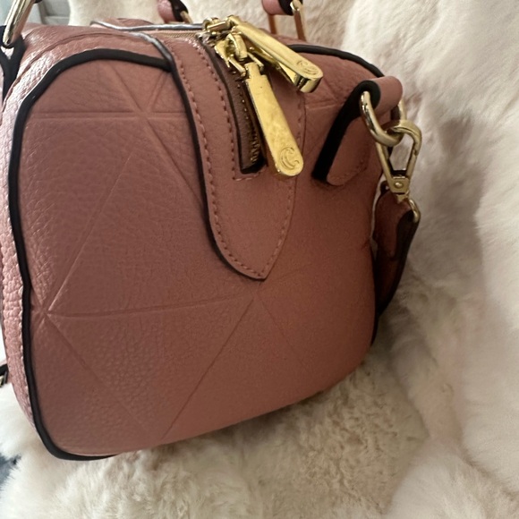 Pink Rose’ All Day Quilted Barrel Crossbody Bag - Picture 9 of 16